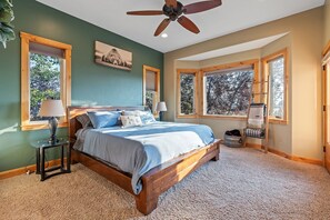 6 bedrooms, iron/ironing board, WiFi, bed sheets