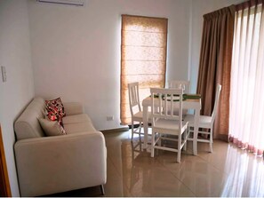 Living area - Oasis of peace near the beach (Potrero)