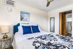2 slaapkamers, een strijkplank/strijkijzer, gratis wifi, beddengoed
