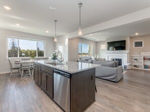 Interior - Greenbelt Camas Retreat with Pool, Spa & Office (Camas)