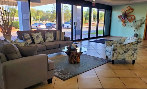 Grand Suite with Full Kitchen | Vero Beach Inn and Suites | with Swimming Pool