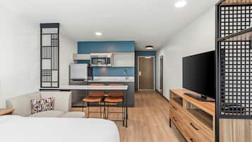 Desk, laptop workspace, free WiFi, bed sheets