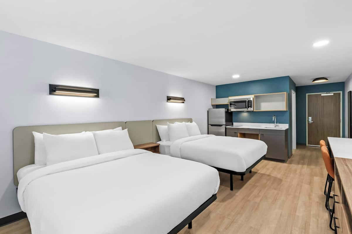 Standard Studio, 2 Queen Beds, Non Smoking | Desk, laptop workspace, free WiFi, bed sheets