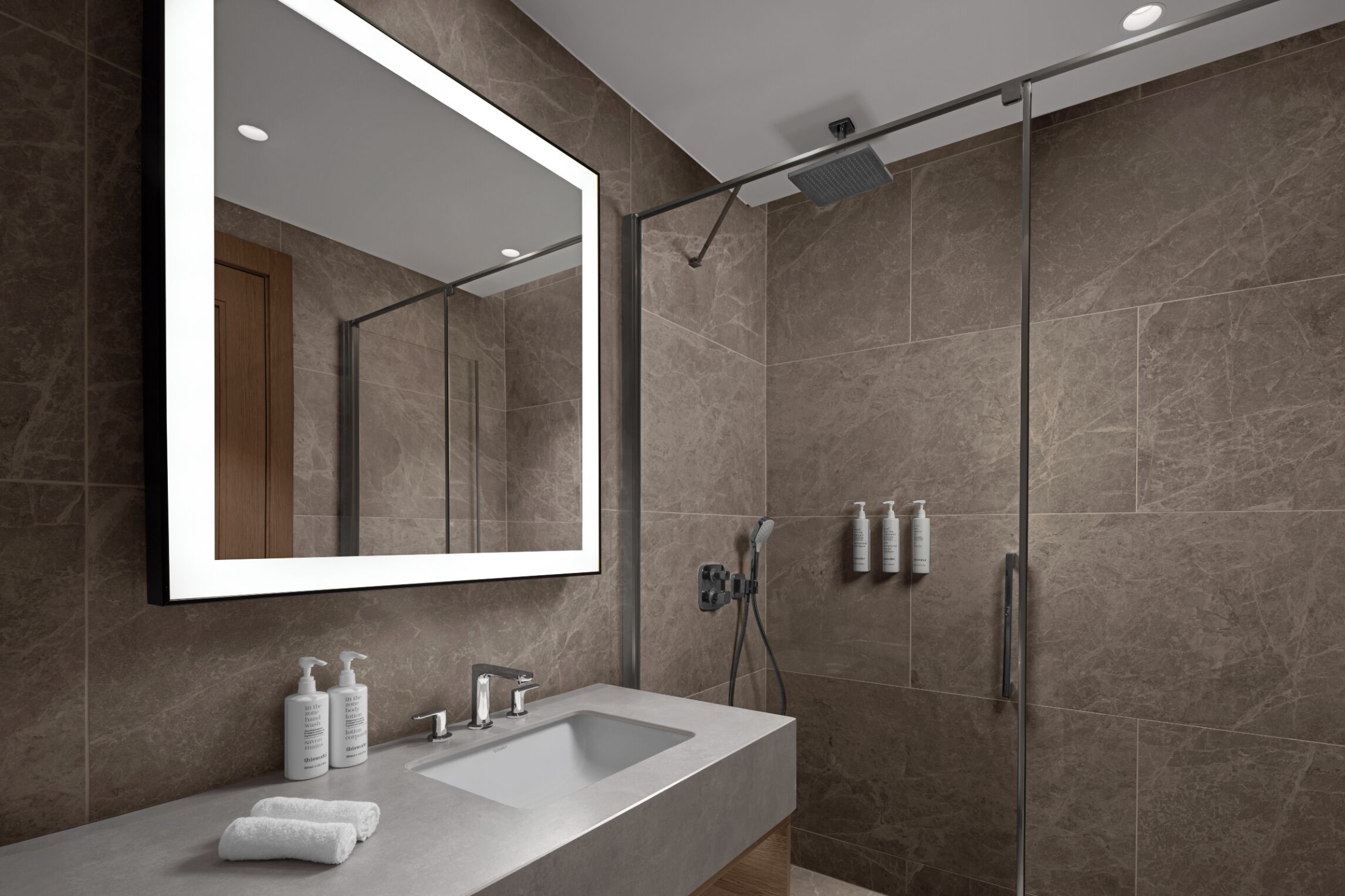 客房内保险箱、遮光窗帘、熨斗/熨衣板、免费 WiFi