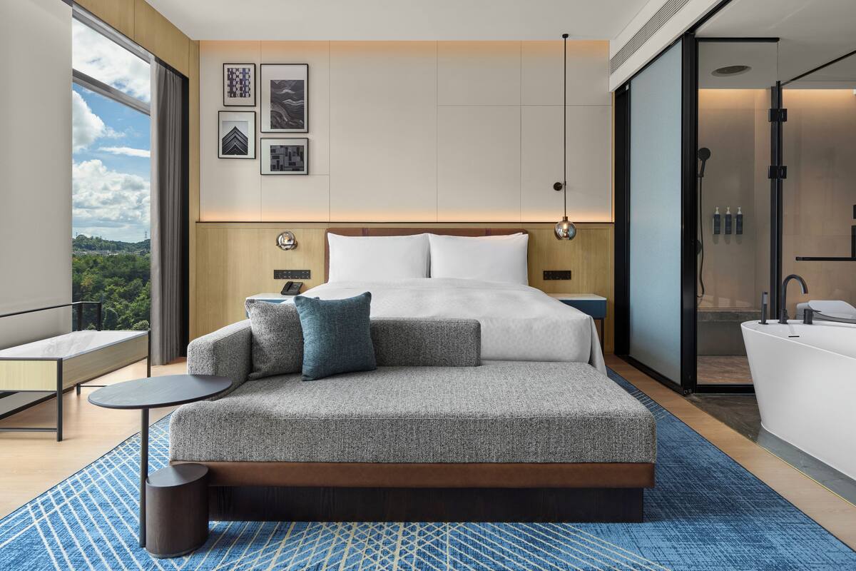 Zimmer, 1 King-Bett, Stadtblick