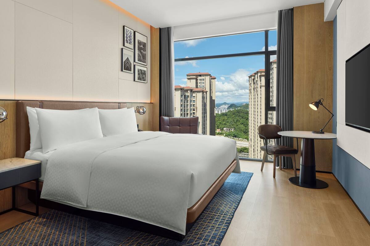 Superior-Zimmer, 1 King-Bett, Stadtblick