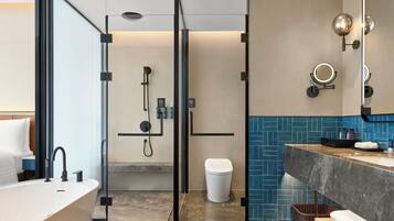 Room, 1 King Bed, City View | Bathroom