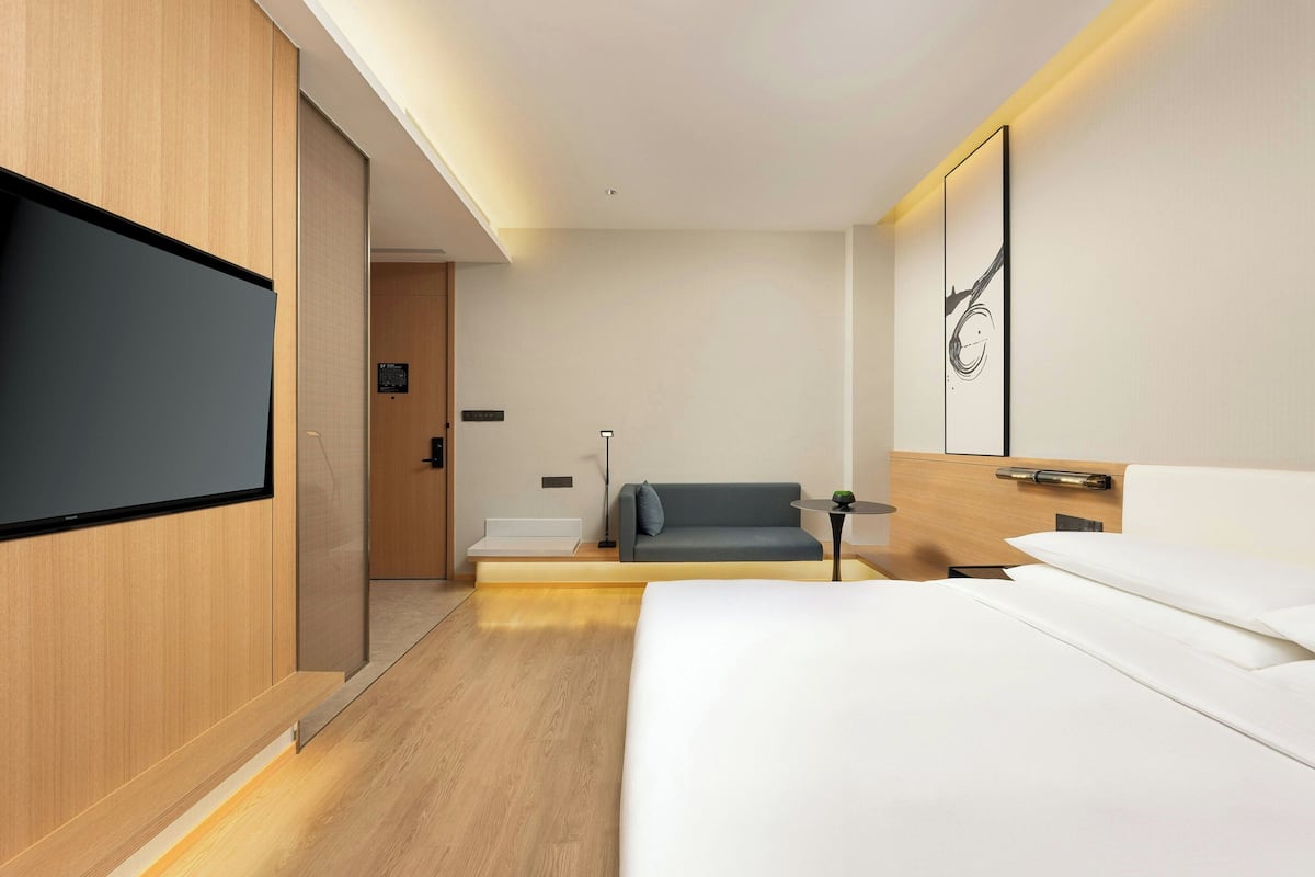 Premier Room, 1 Katil Raja (King), City View