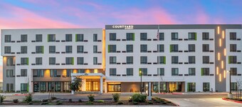 Courtyard By Marriott Woodland