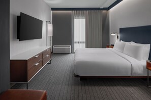 Bộ đồ giường cao cấp, chăn bông, nệm có lớp đệm bông, bàn 