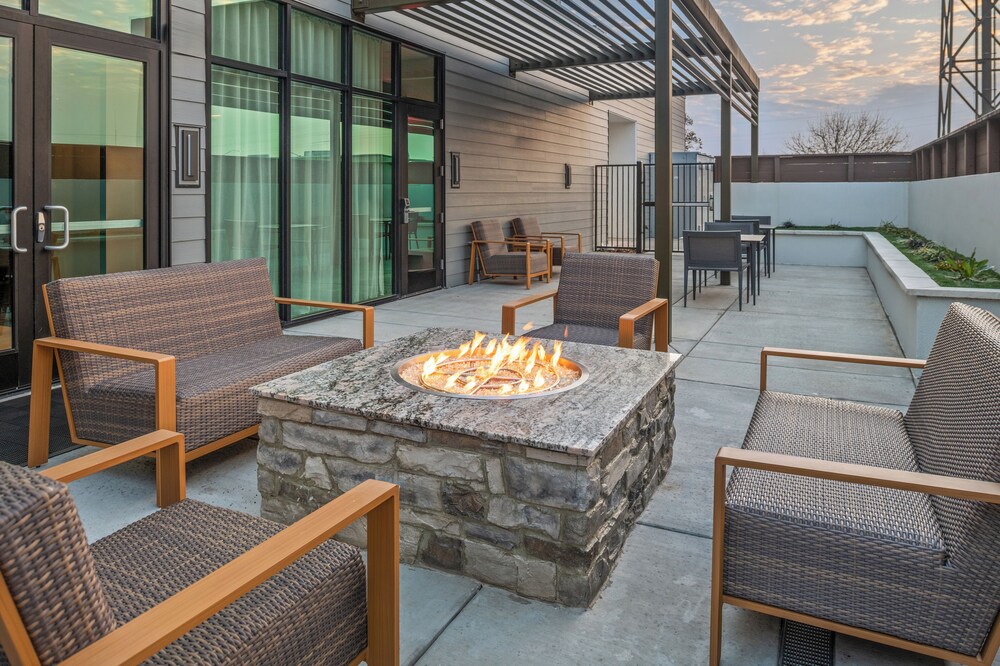 Home2 Suites by Hilton Woodland Sacramento