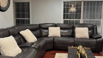 Smart TV, fireplace, DVD player