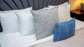 3 bedrooms, iron/ironing board, WiFi (free), bed sheets