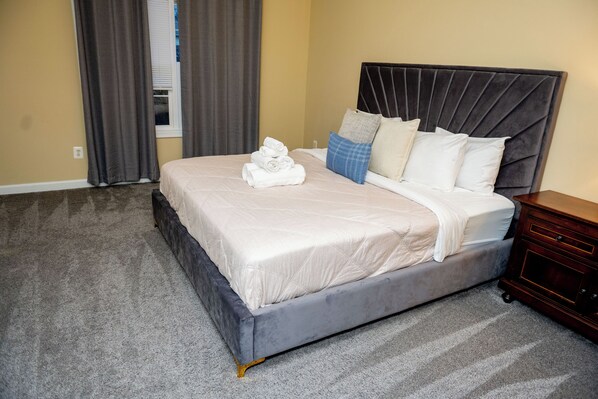 3 chambres, fer et planche à repasser, Wi-Fi gratuit, draps fournis