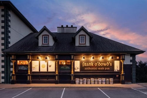 Enjoy Irish-Inspired Comfort at Cozy Room in Galena