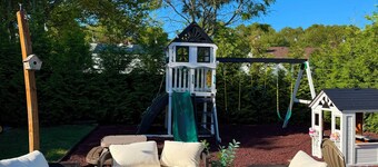  Beautiful RYDER CUP home with heated pool outdoor dining/bar just minutes away