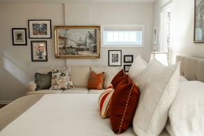 2 bedrooms, iron/ironing board, WiFi, bed sheets - Five star luxury in the heart of historic DuPont Circle in DC (Washington)