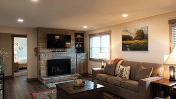 TV, fireplace