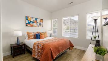 4 bedrooms, iron/ironing board, WiFi, bed sheets