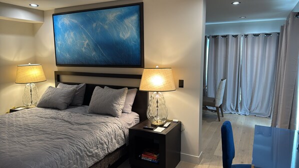 1 habitación, tabla de planchar con plancha, wifi gratis y ropa de cama