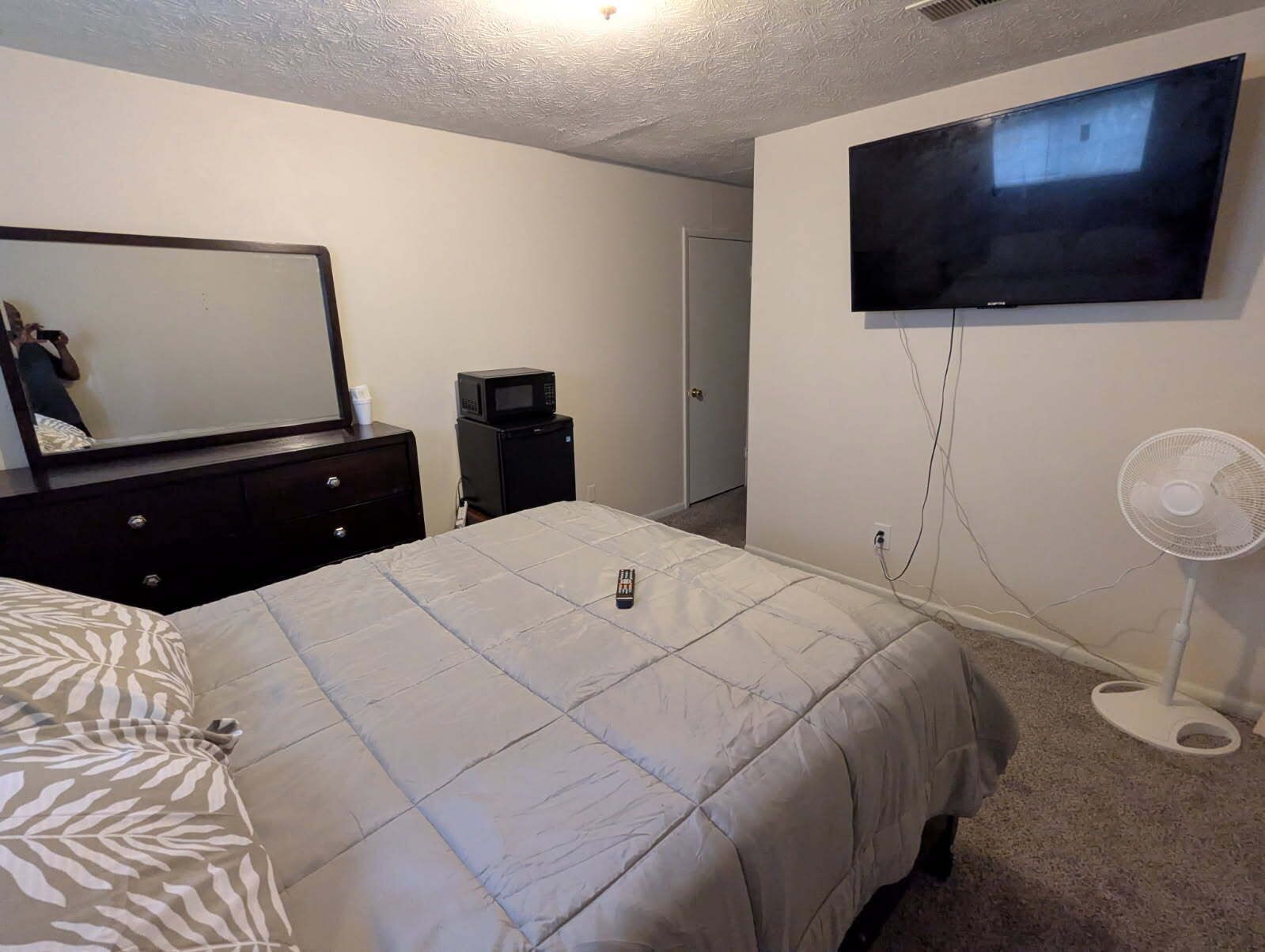 1 slaapkamer, een strijkplank/strijkijzer, internet