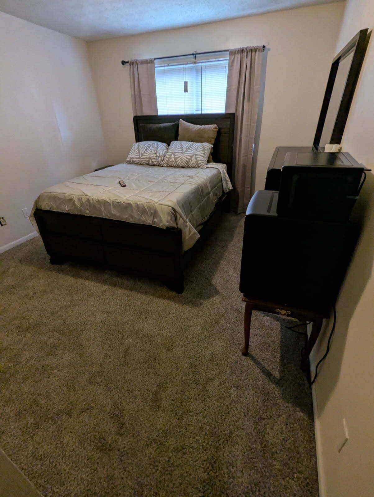 1 bedroom, iron/ironing board, internet