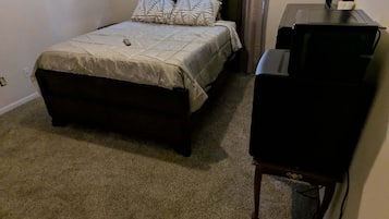 1 slaapkamer, een strijkplank/strijkijzer, internet