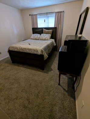 1 bedroom, iron/ironing board, Internet