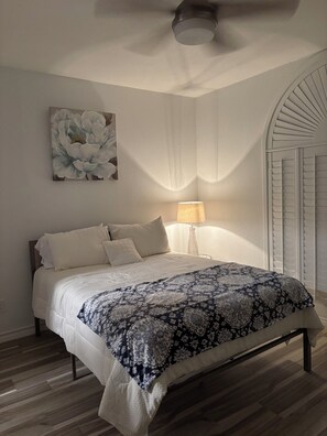 3 bedrooms, iron/ironing board, WiFi, bed sheets