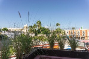 Junior Suite, Balcony | Balcony view - Laiva Hotel San Jose by Tasman (San José del Cabo)