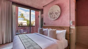 Svit Premium - utsikt mot staden | Egyptiska bomullslakan, sÀngtillbehör av högsta kvalitet och minibar