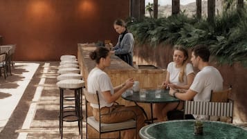 Bar (in der Unterkunft)