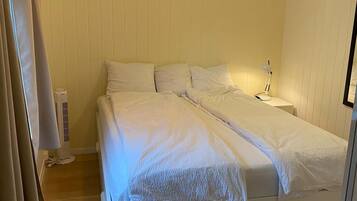 3 chambres, fer et planche Ă  repasser, accĂšs Internet, draps fournis