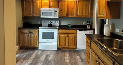 Roomy 3 bedroom with fireplace & wood-burning stove steps away from Sebago Lake