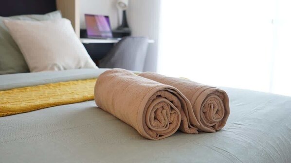 2 bedrooms, iron/ironing board, WiFi, bed sheets