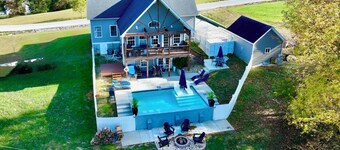 Renovated 4BR+Lake Views & Access+Hot Tub+Fire Pit+Pool+Pet Friendly with Fee