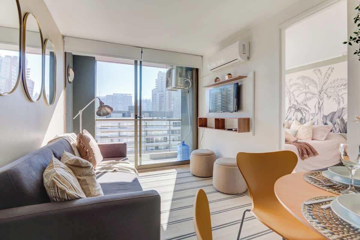 Téléviseur, bureau