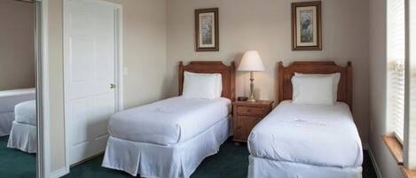 4 bedrooms, iron/ironing board, free WiFi, bed sheets