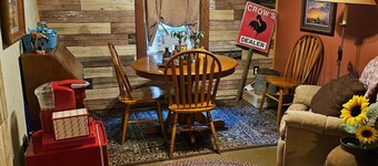 Pleasant 2-bedroom 2-bath house with AC in Carlyle
