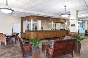 Dining - Bright Oceanfront Studio in Ormond Beach – Balcony w/ Stunning Sunrise Views (Ormond Beach)