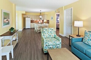 TV, DVD player - City-View 2BR Condo – Full Kitchen, Resort Pool Access & Great Value Stay (Ormond Beach)