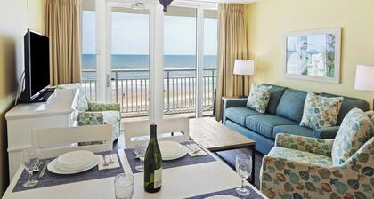 Beautiful 1BR Condo w/ Ocean Views, Full Kitchen, Pool Access & Beach Vibes