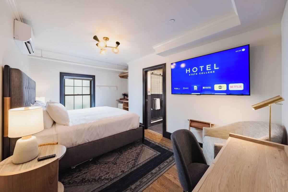 Phòng phong cách cổ điển, 1 giường cỡ king | Màn/rèm cản sáng, phòng cách âm, bàn ủi/dụng cụ ủi quần áo 