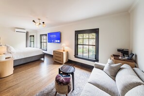 King Suite - College View | Individually decorated, individually furnished, blackout drapes - Hotel State College (State College)