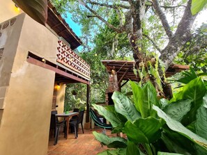 Outdoor dining - La Casita Del Bosque, a mini-hut surrounded by native forest (Barichara)