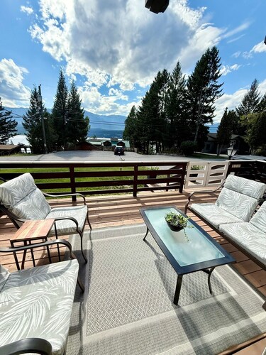 Cozy Cabin | Lake/Mountain Views | Firepit | close to Beach, Golf & Skiing