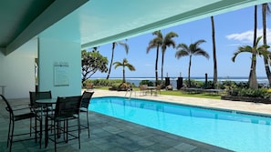 A heated pool - Oceanfront Studio at Lahaina Shores 417 – Stunning Ocean and Sunset Views (Lahaina)