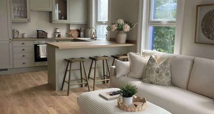 Charming Coastal Stay – Donaghadee Town Centre