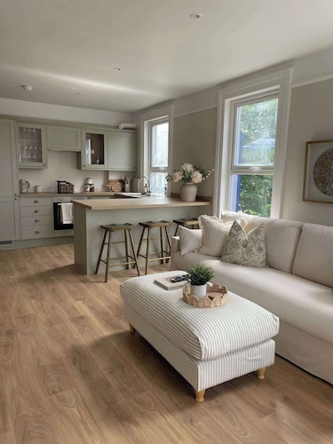 Charming Coastal Stay – Donaghadee Town Centre