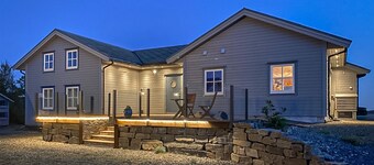 Beautiful home in Fitjar with house sea view